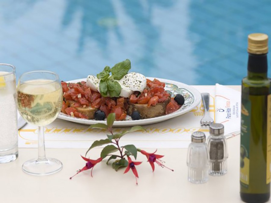 Offerta Ottobre Mare Villa Teresa Forio Piscine Terme Benessere Vacanza Spiaggia Hotel Tre Stelle