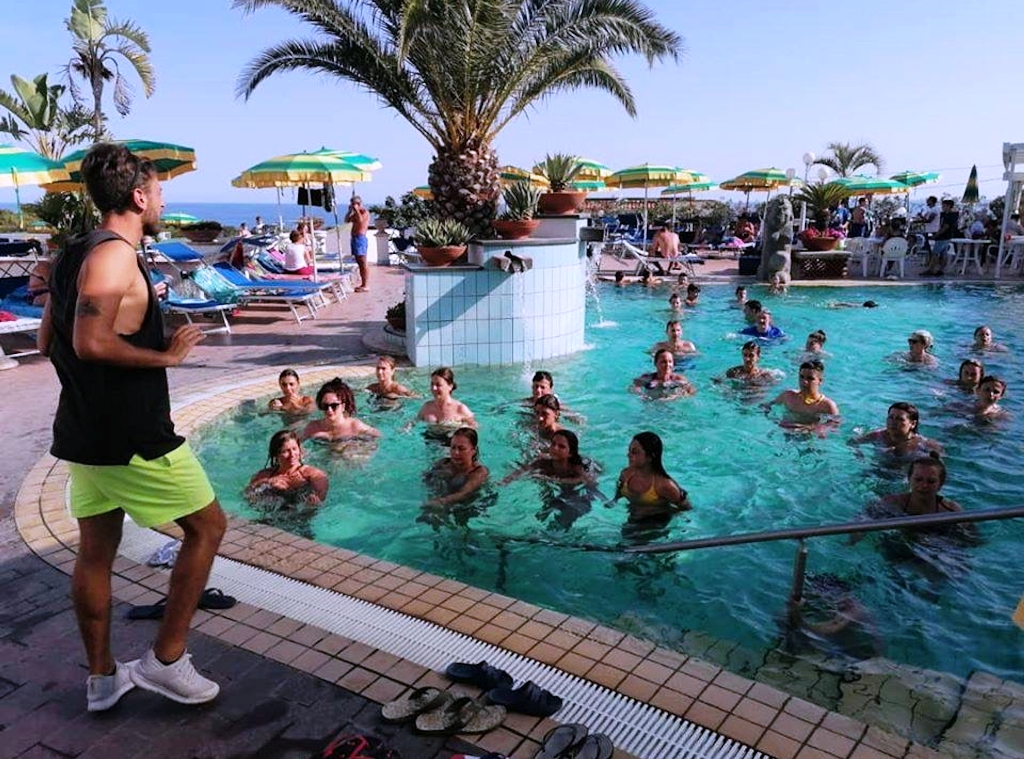 Vacanza Giugno Forio 3 Stelle Casthotel con Piscine, Cure e Relax al Mare